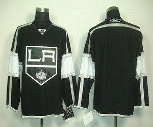 Los Angeles Kings blank Black