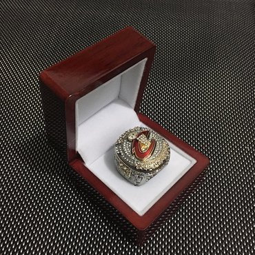 Cleveland cavaliers king James championship ring in 2016