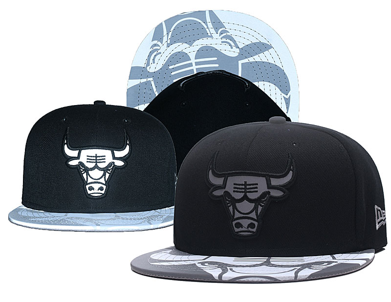 NBA Chicago Bulls Team Logo Black Adjustable Hat 0